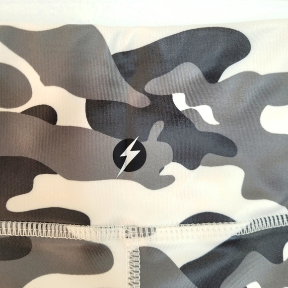 Electric Yoga High Rise Revolution Camo Leggings - Picture 4 of 11